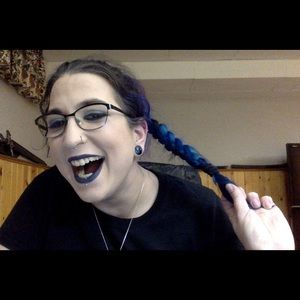 Meet your Posher, Ari
